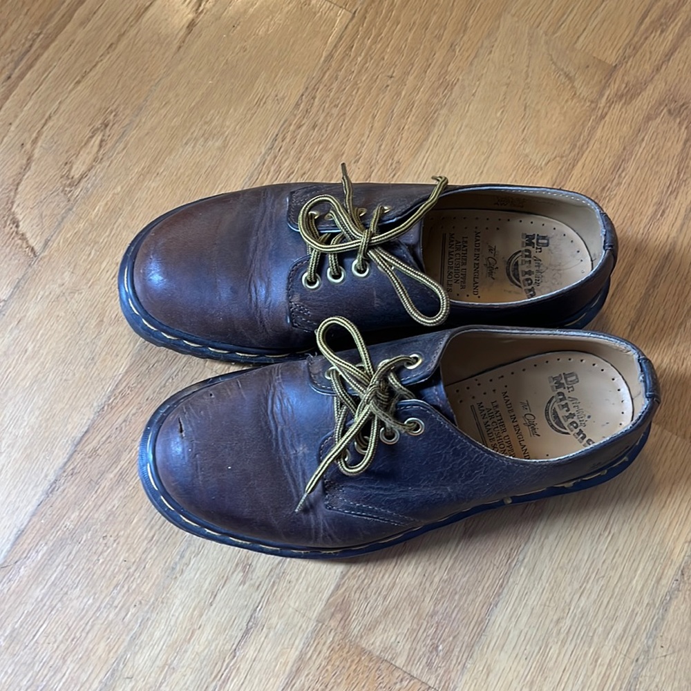 Vintage Dr Martens made in England lace up oxfords size 6 brown